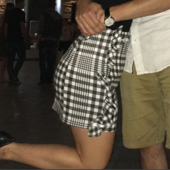 3/25$💓 Missguided Checkered Frill Bodycon Skirt - Picture 2 of 6